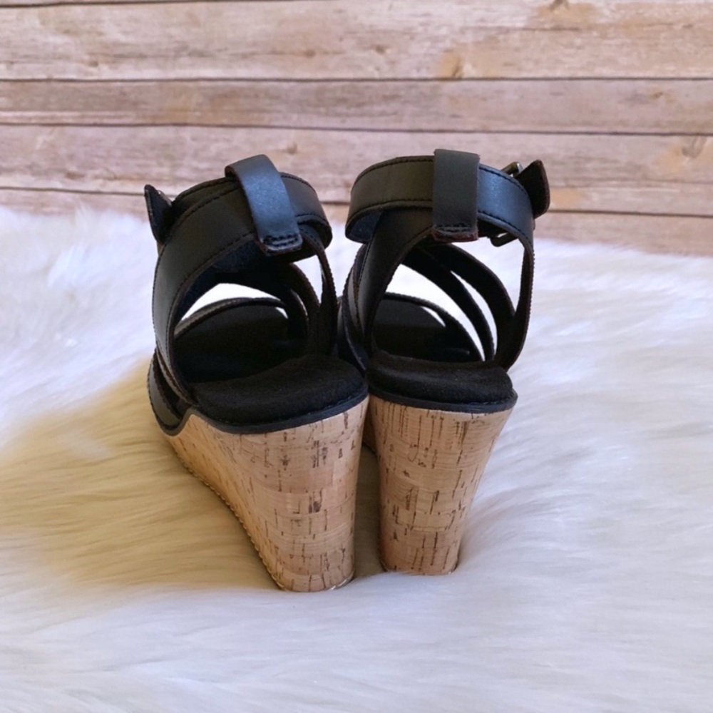 Timberland Danforth Black Leather Wedge Sandals - Picture 7 of 8
